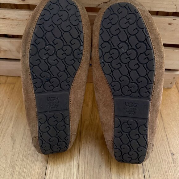 UGG Size 6 Chestnut Brown Suede Dakota Sheepskin Lined Moccasin Slippers Shoes - Picture 13 of 16
